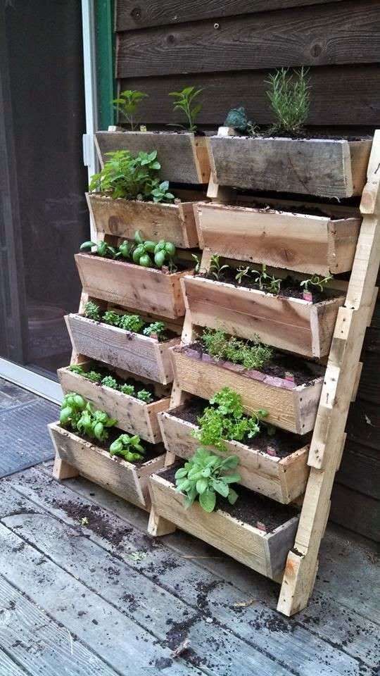 garden furniture with recycled pallets